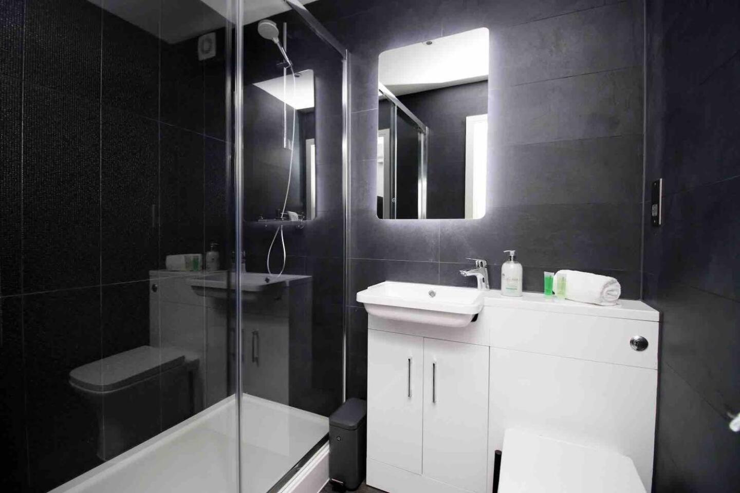 Boutique One Bedroom Apartment 카디프 외부 사진